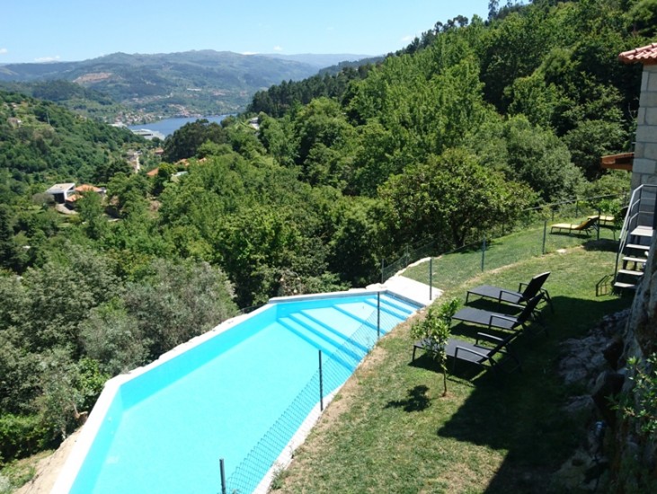 Piscina Oliveira e Sobreiro