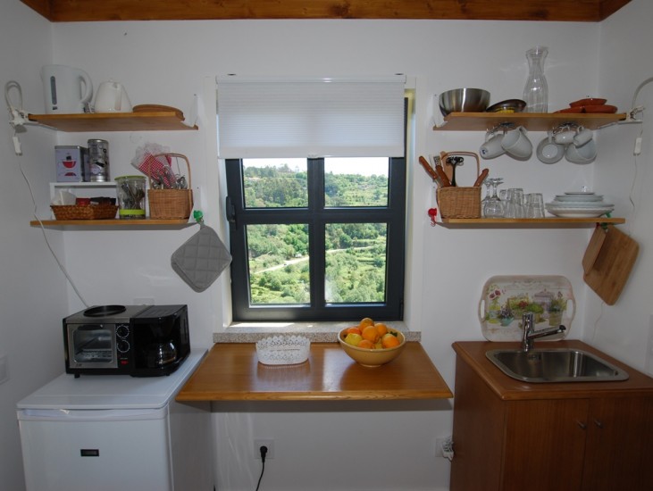 Casa da Oliveira - meal preparation area