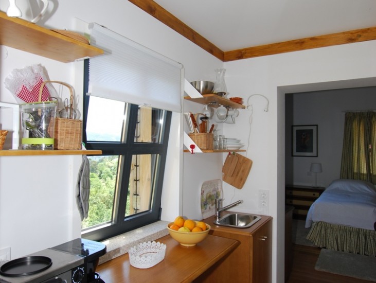 Casa da Oliveira - meal preparation area