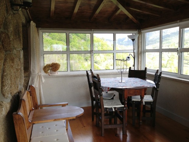 Casa da Raposeira - dining area